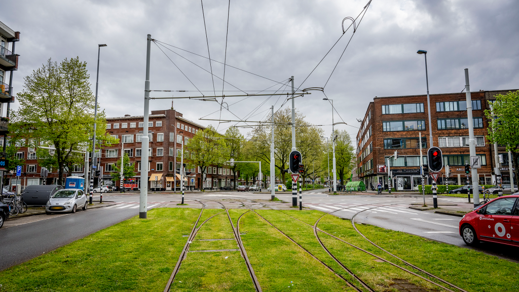 Zicht op het kruispunt en de tramlijn Schieweg-Bergselaan. Foto: gemeente Rotterdam